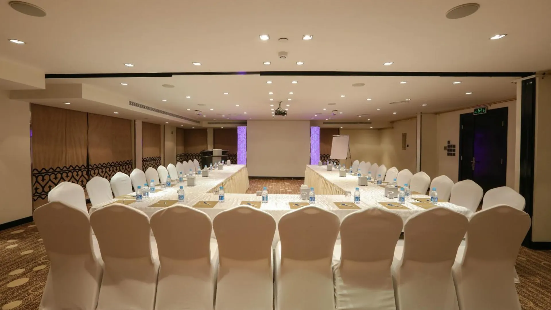 Continent Al Waha Hotel Riyad 4*, Riyadh Saudi Arabia
